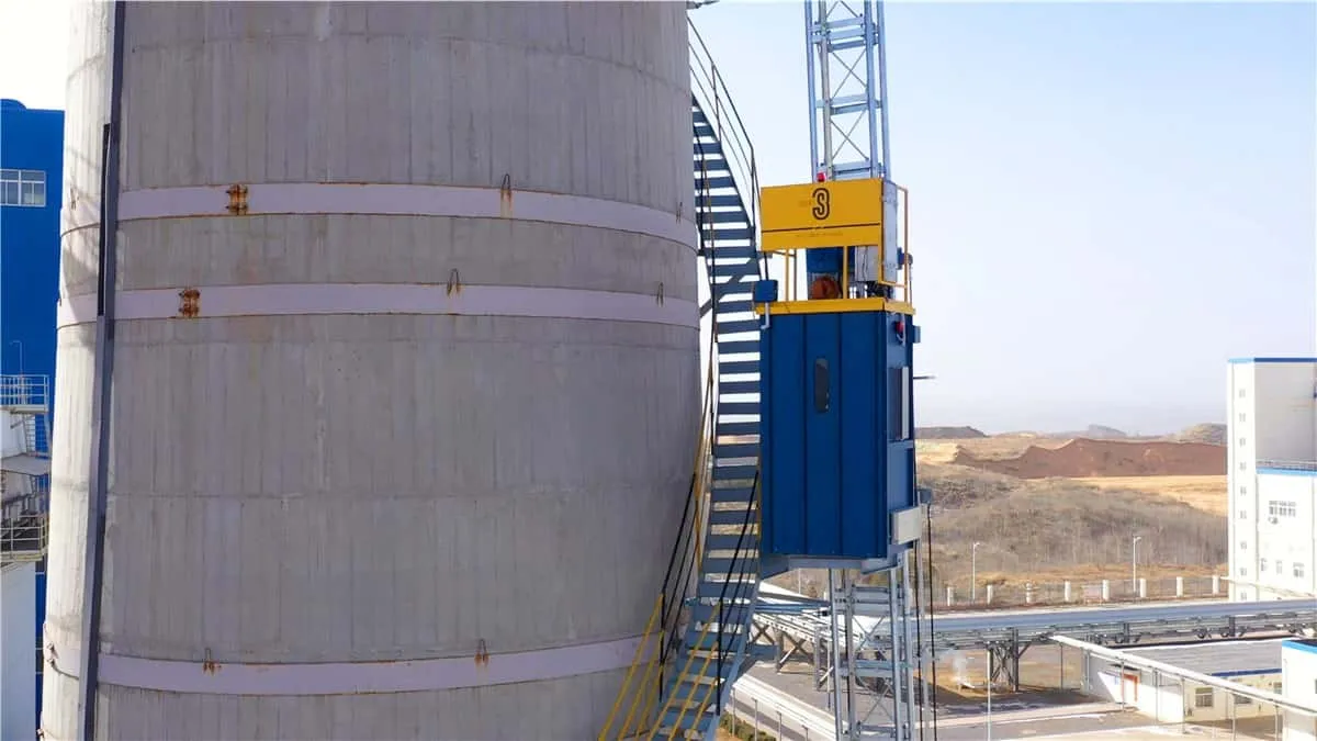 3s-construction-hoists-at-the-construction-sites